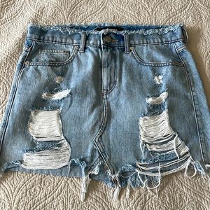 Like new! EXPRESS mini distressed jean skirt